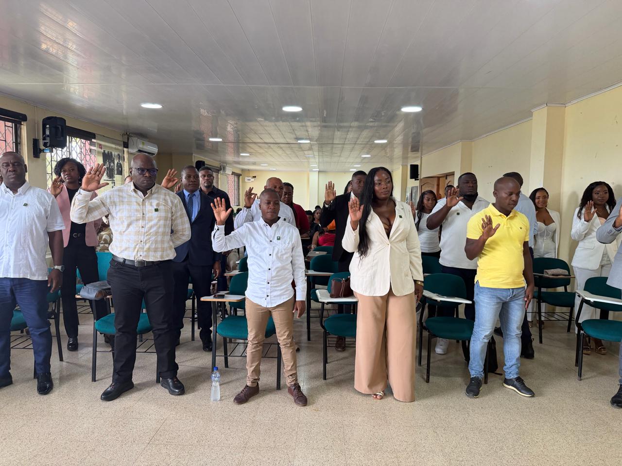 23  profesionales se gradúan en distintas áreas del conocimiento