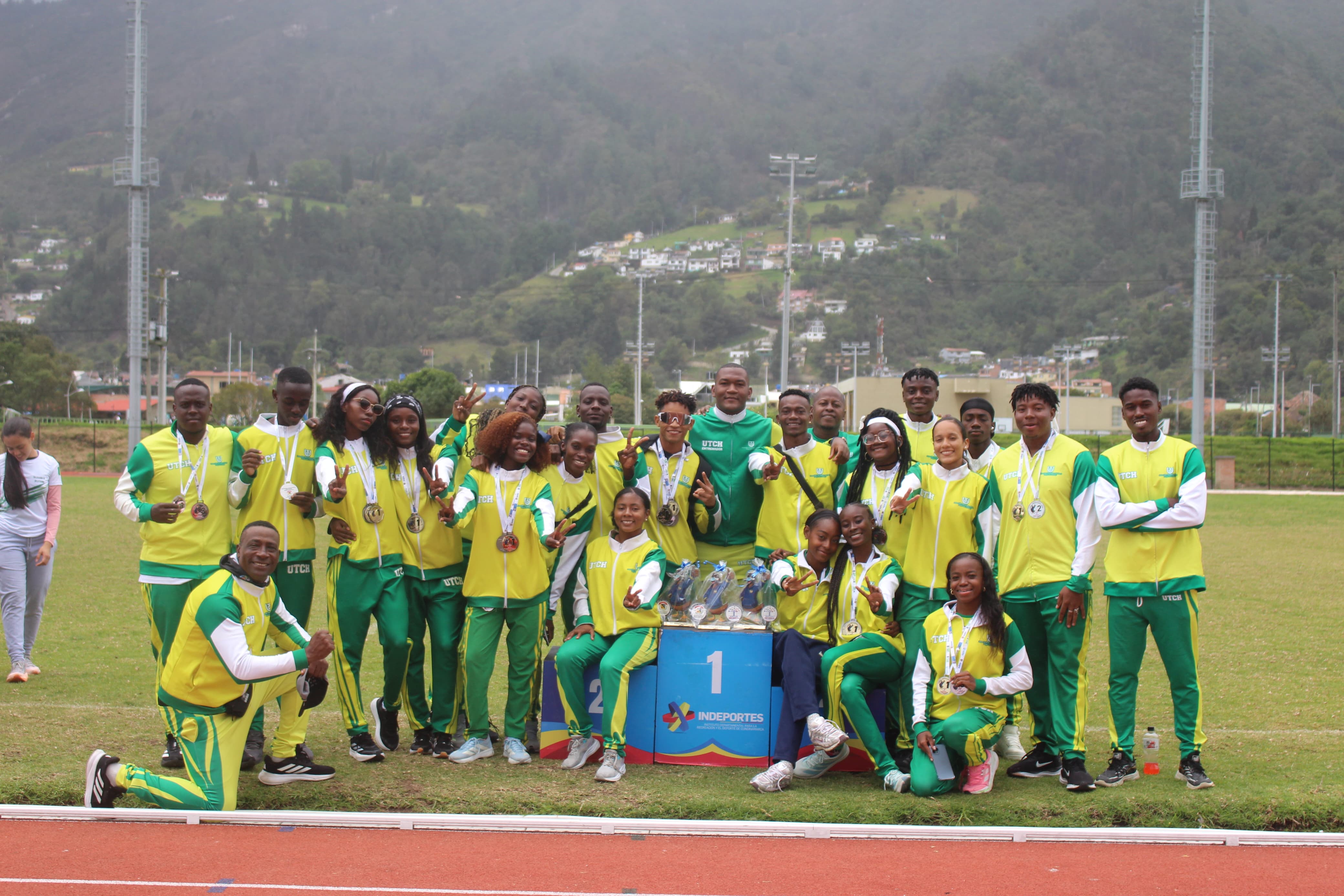 UTCH Campeones en Atletismo y Baloncesto Masculino, de los Juegos Universitarios Estudiantiles UTCH Campeones en Atletismo y Baloncesto Masculino, de los Juegos Universitarios Estudiantiles