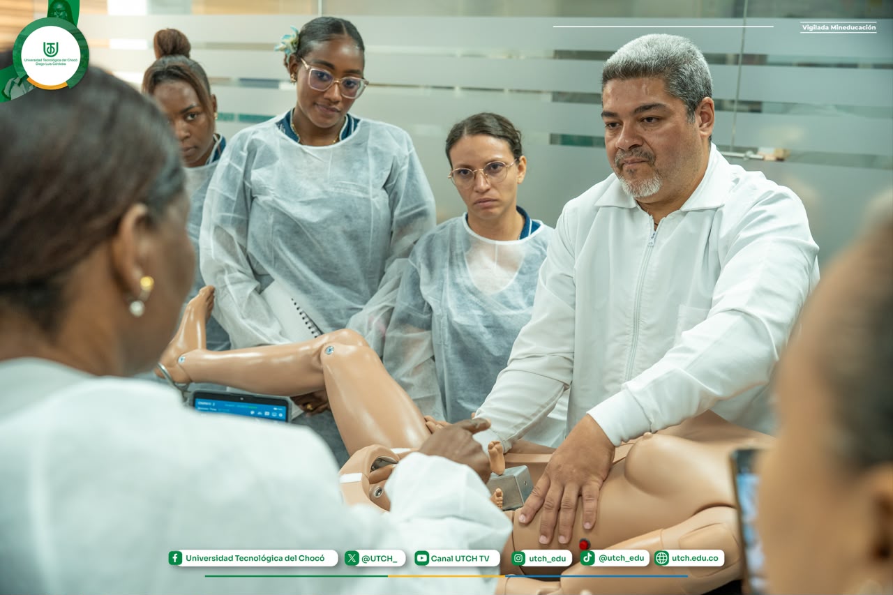 "Noelia", un simulador materno de alta tecnología para prácticas de parto llega a la UTCH "Noelia", un simulador materno de alta tecnología para prácticas de parto llega a la UTCH